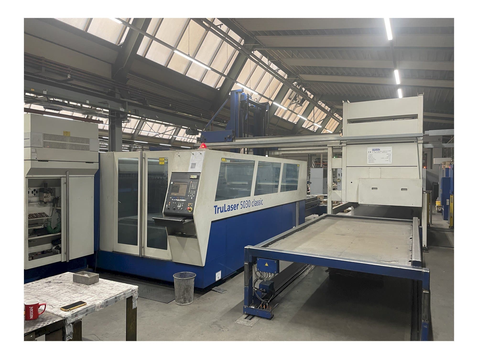 Vue droite de la machine Trumpf L5030 Classic + Pallet Master