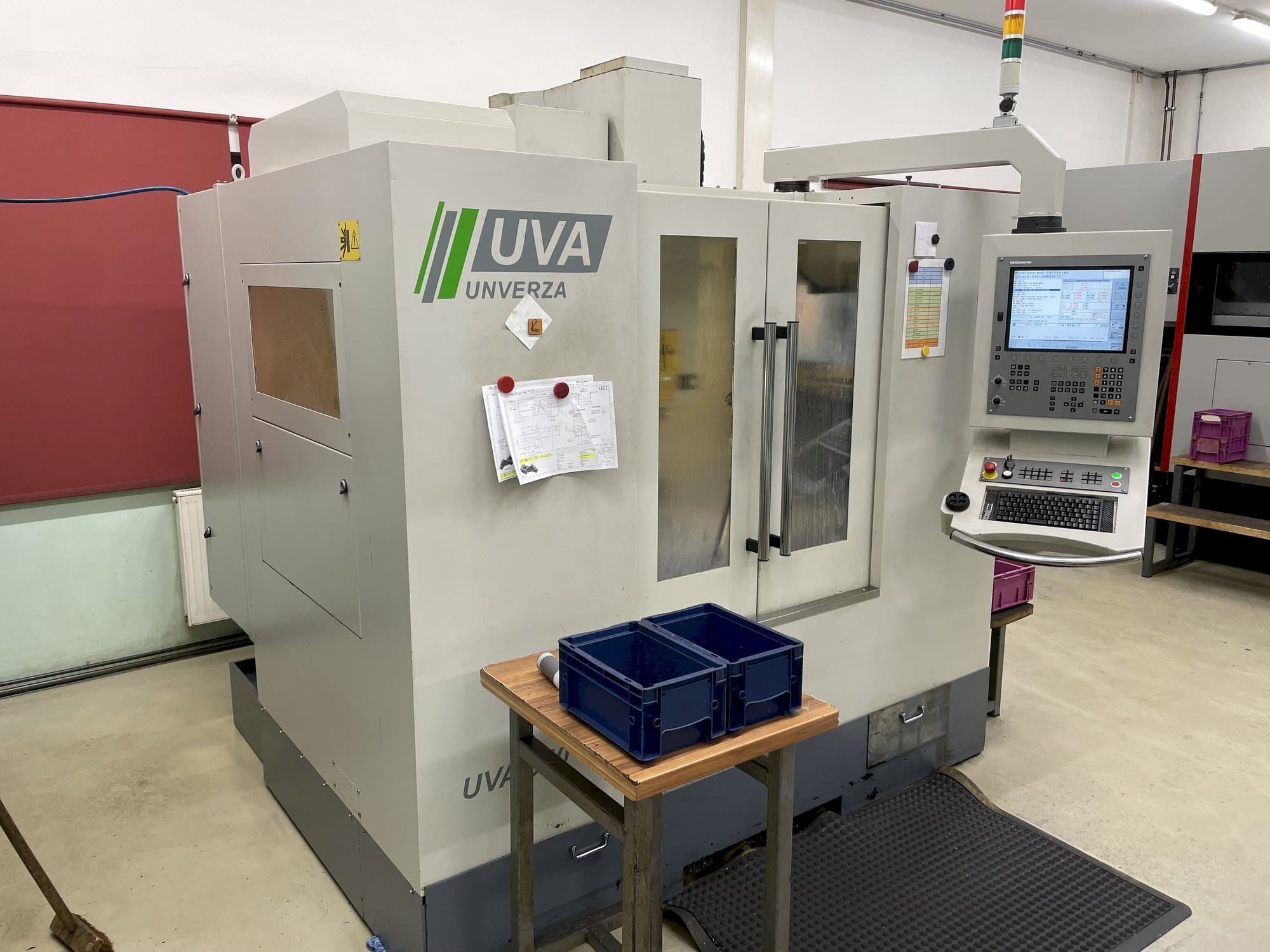 Vue de face de la machine  HOMMEL UNVERZAGT UVA 550 Plus