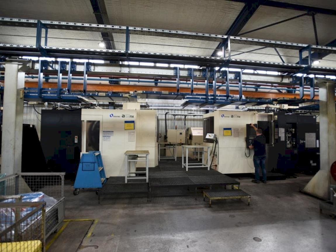 Vue de face de la machine Makino a61nx Pro 6