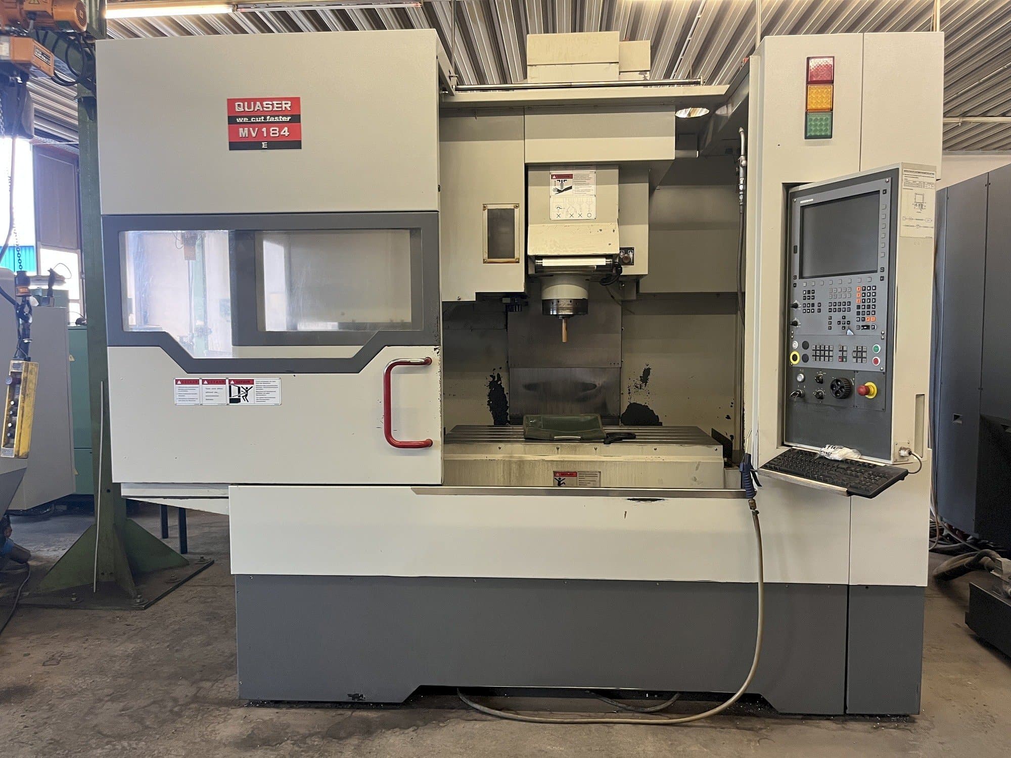 Vue de face de la machine Quaser MV 184E