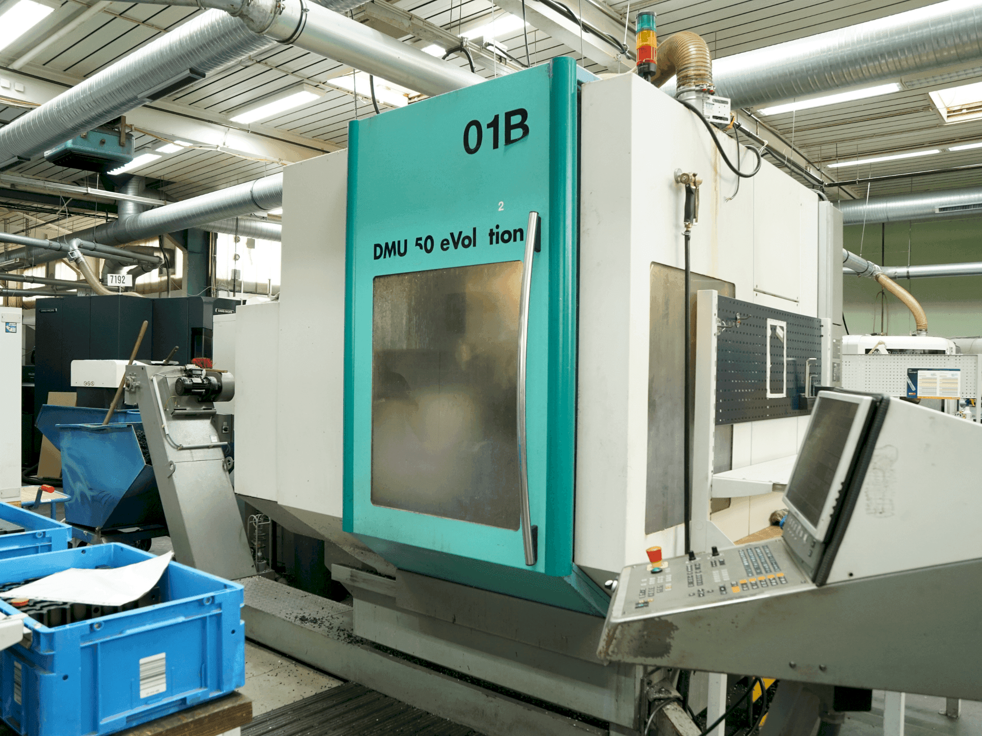 Vue de face de la machine DECKEL MAHO DMU 50 Evolution (2000)