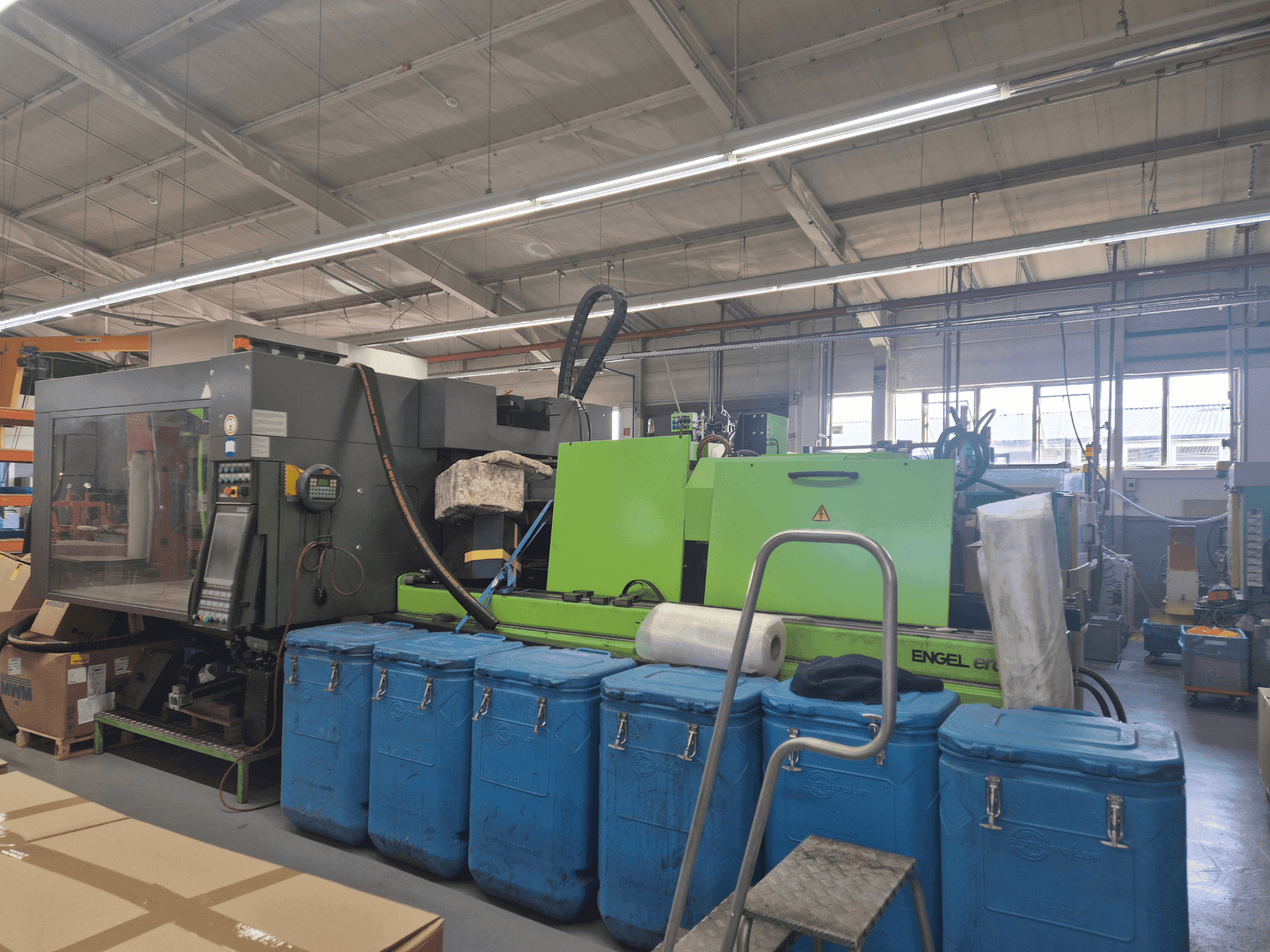 Vue de face de la machine Engel Victory 2050H500V/300 Combi