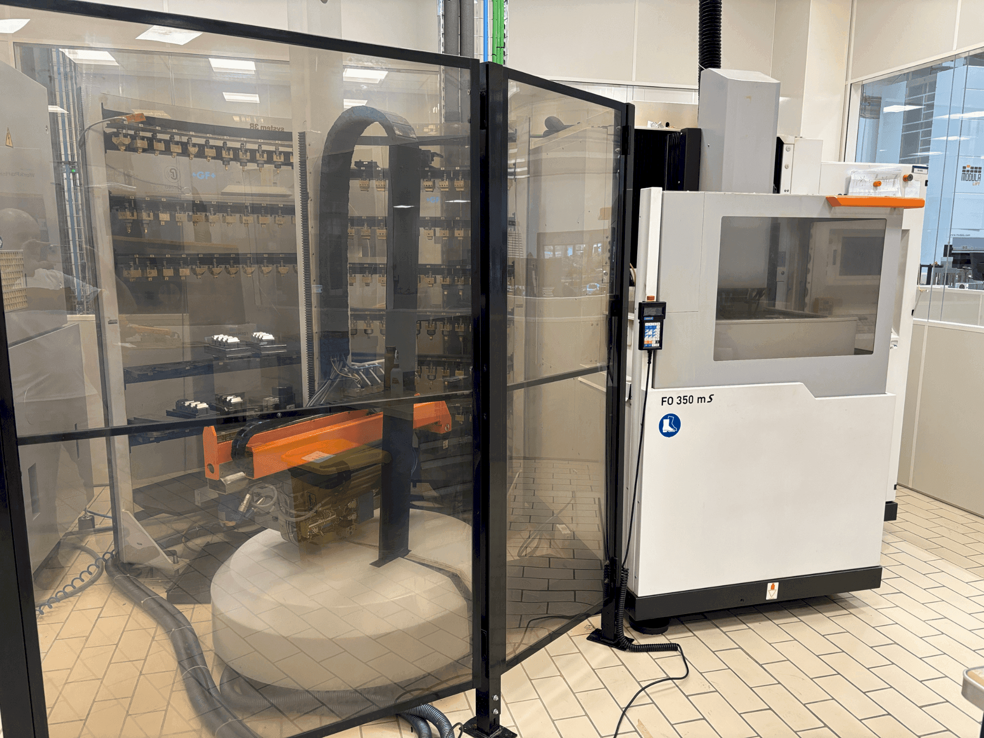 Vue de face de la machine CHARMILLES ROBOFORM 350