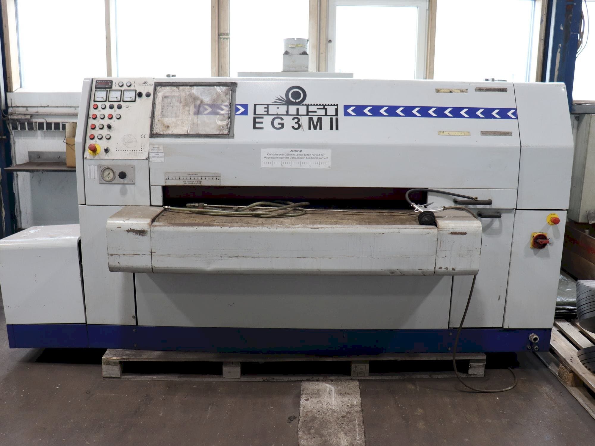 Vue de face de la machine ERNST EG3M II