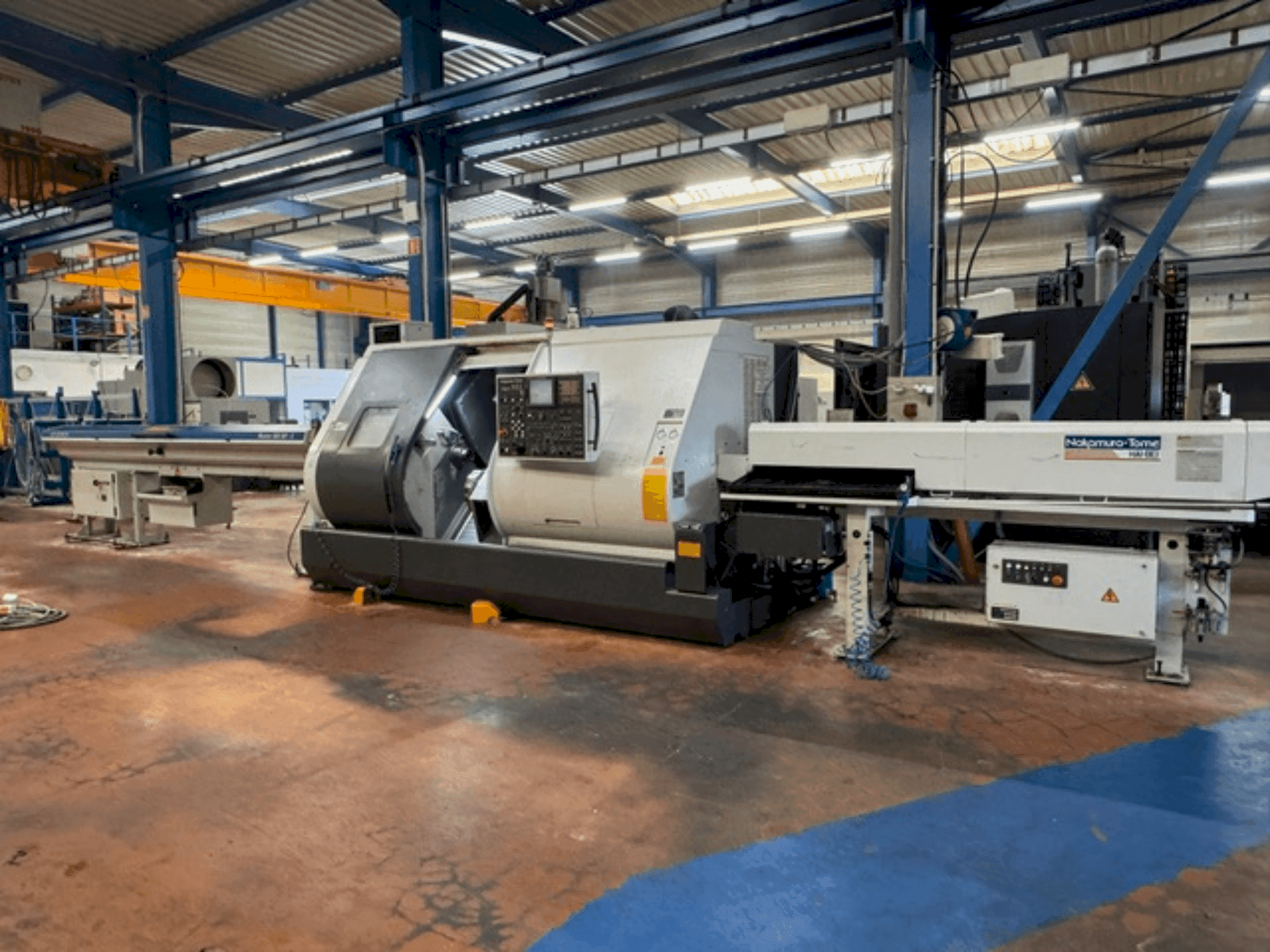 Vue de face de la machine NAKAMURA-TOME Super NTJ