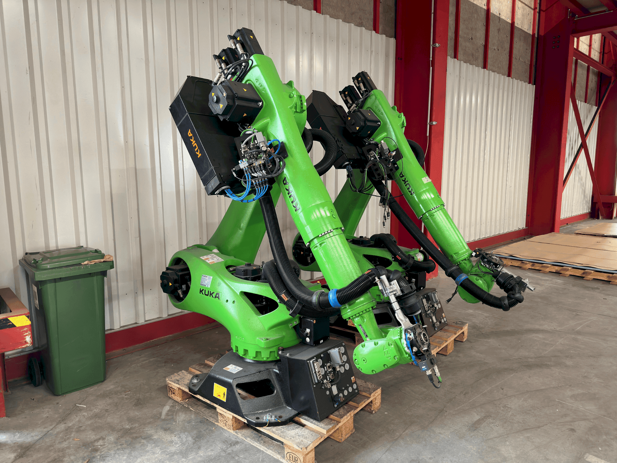 Vue de face de la machine KUKA KR 90 R3700 prime K