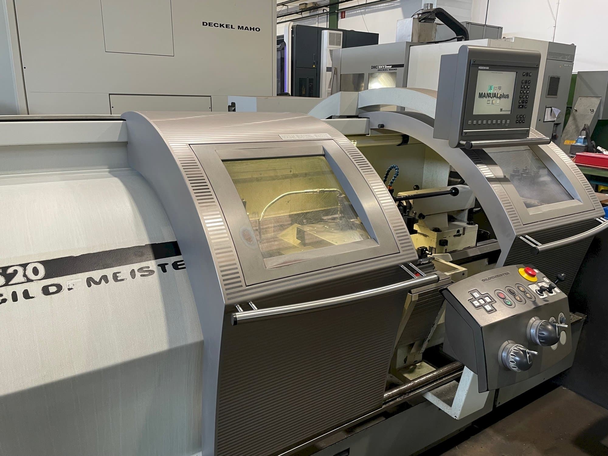 Vue de face de la machine Gildemeister NEF 520