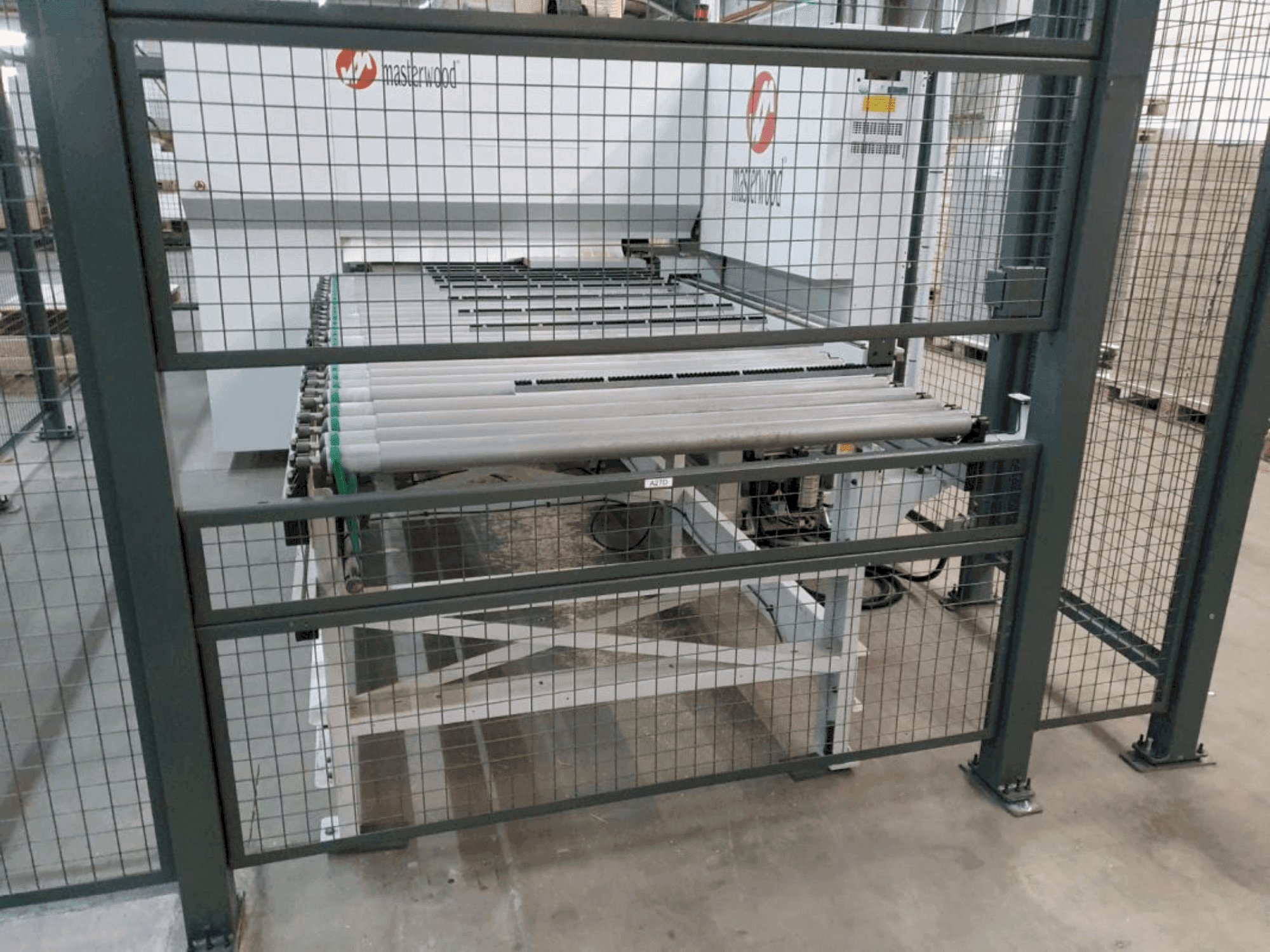 Vue de face de la machine MASTERWOOD MASTERDRILL TF 600 SA