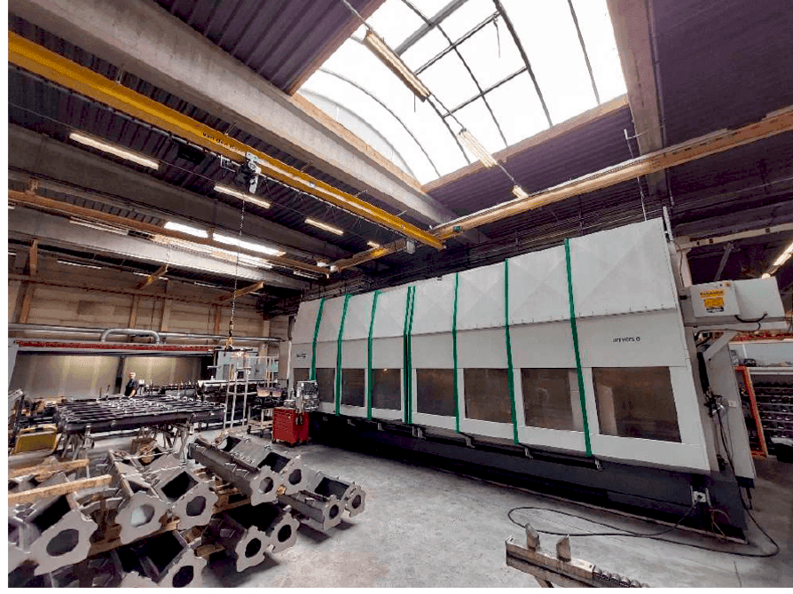 Vue de face de la machine Unisign Univers 6