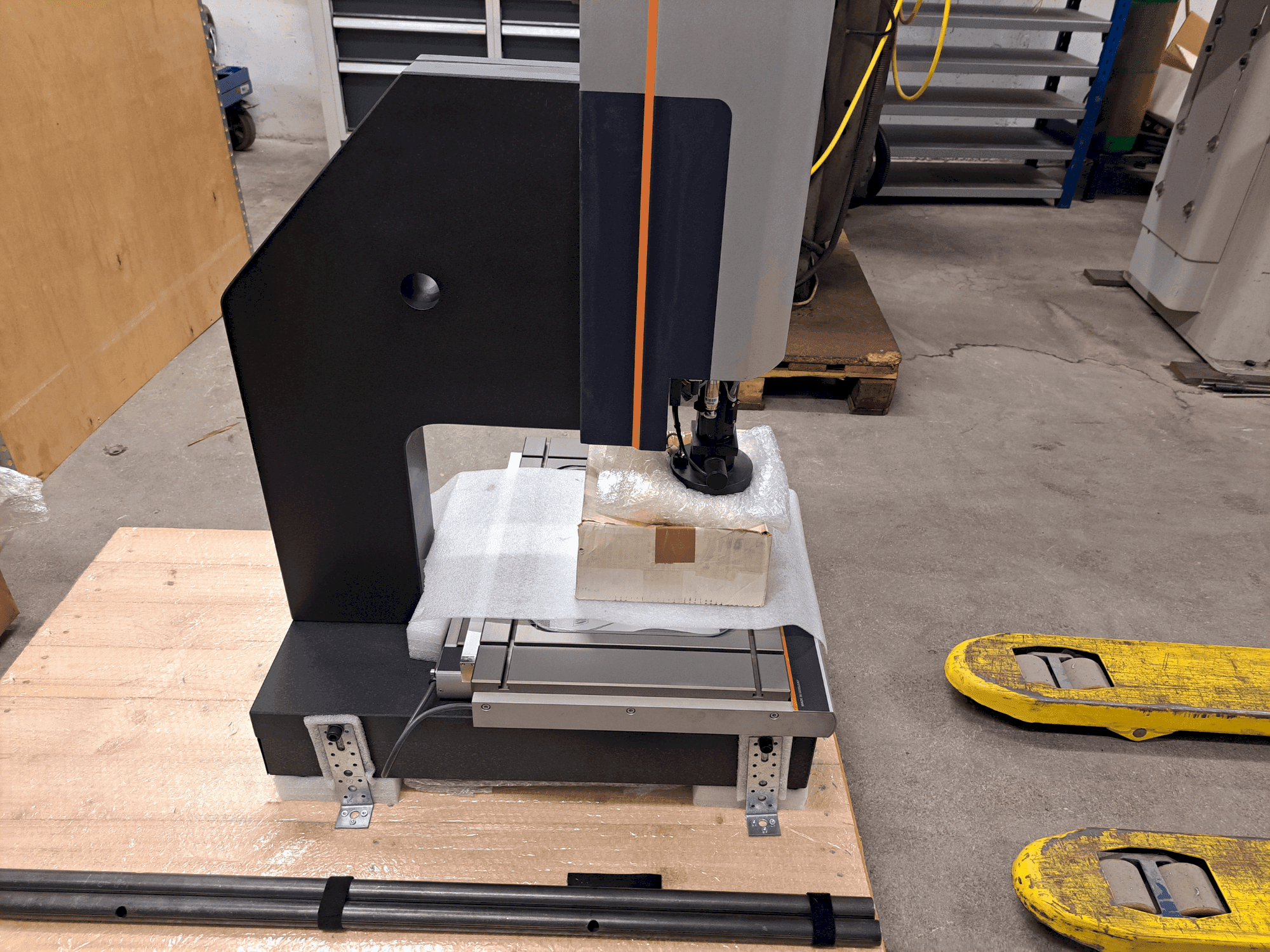 Vue de face de la machine HEINRICH SCHNEIDER MM1-300 CNC MZ TP20