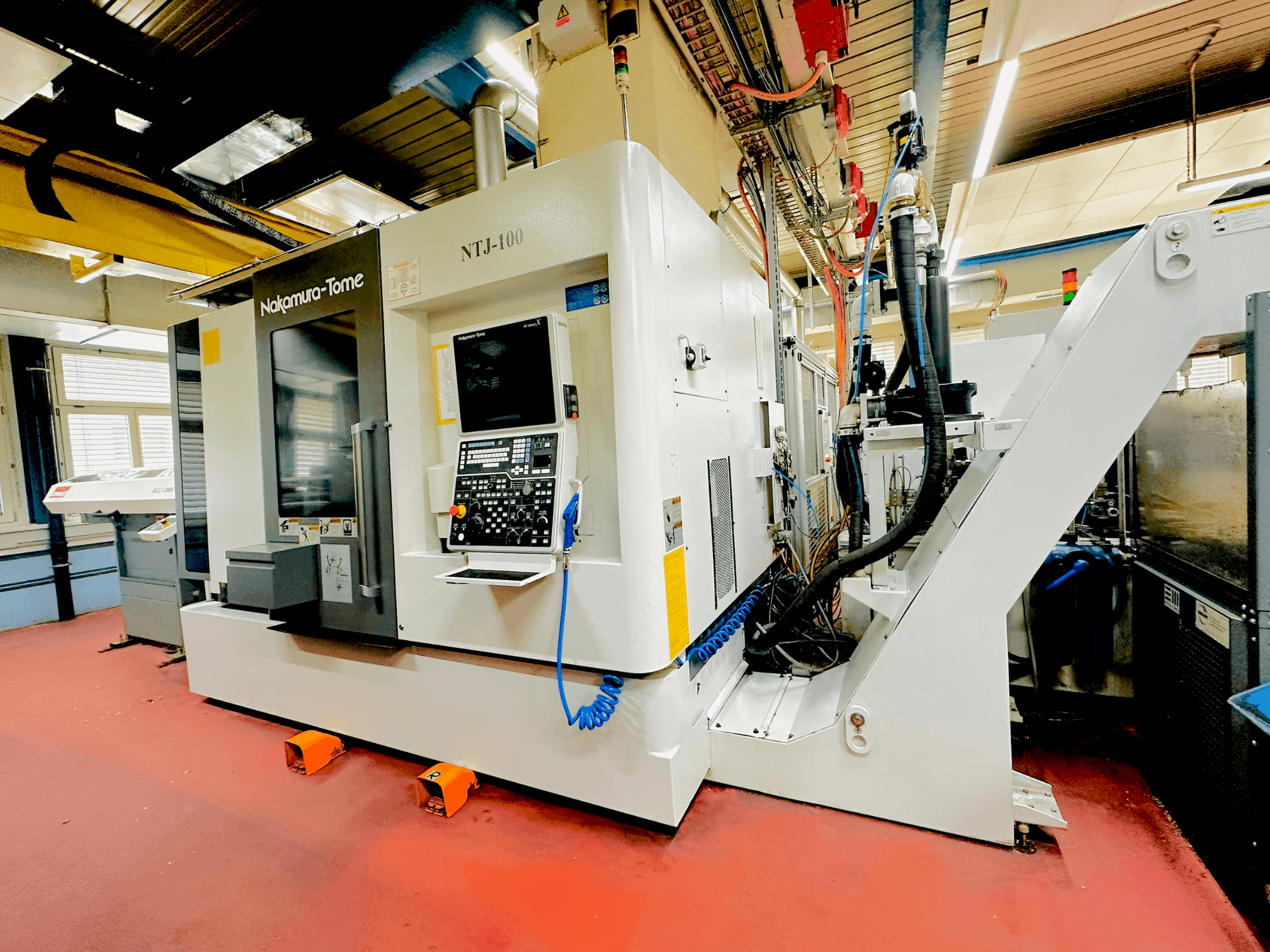 Vue de face de la machine NAKAMURA NTJ100