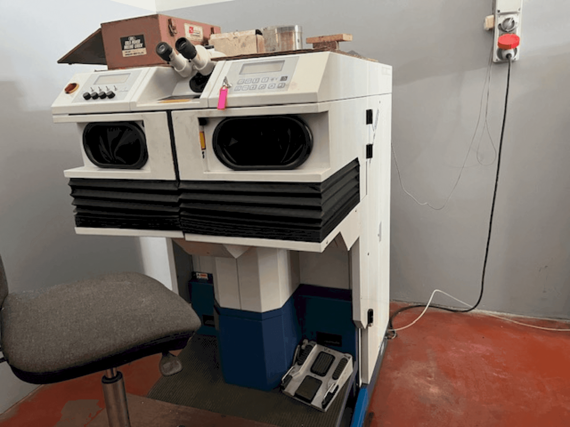 Vue de face de la machine ALPHA LASER ALW 150