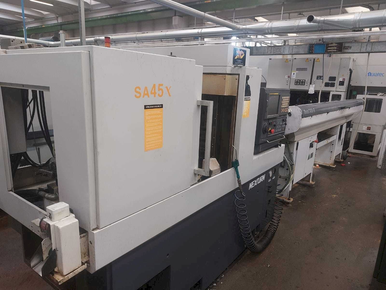 Vue latérale gauche de la machine Nexturn SA 45X