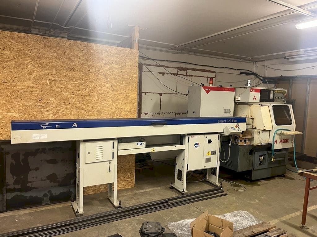 Vue de face de la machine KOVOSVIT MAS Numeric A26 CNC