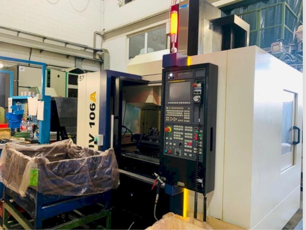 Vue de face de la machine YCM NMV106A