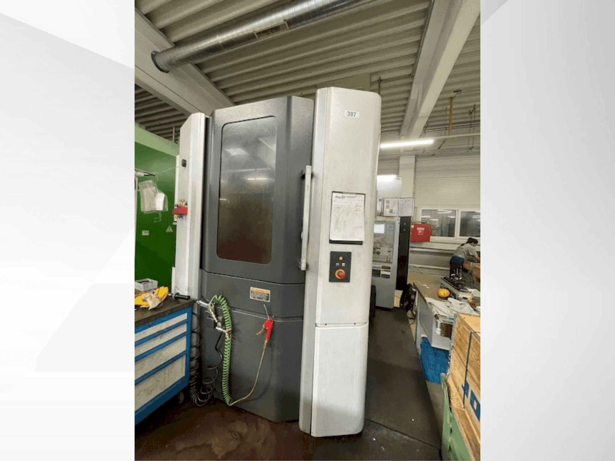 Vue de face de la machine MORI SEIKI NHX 5000