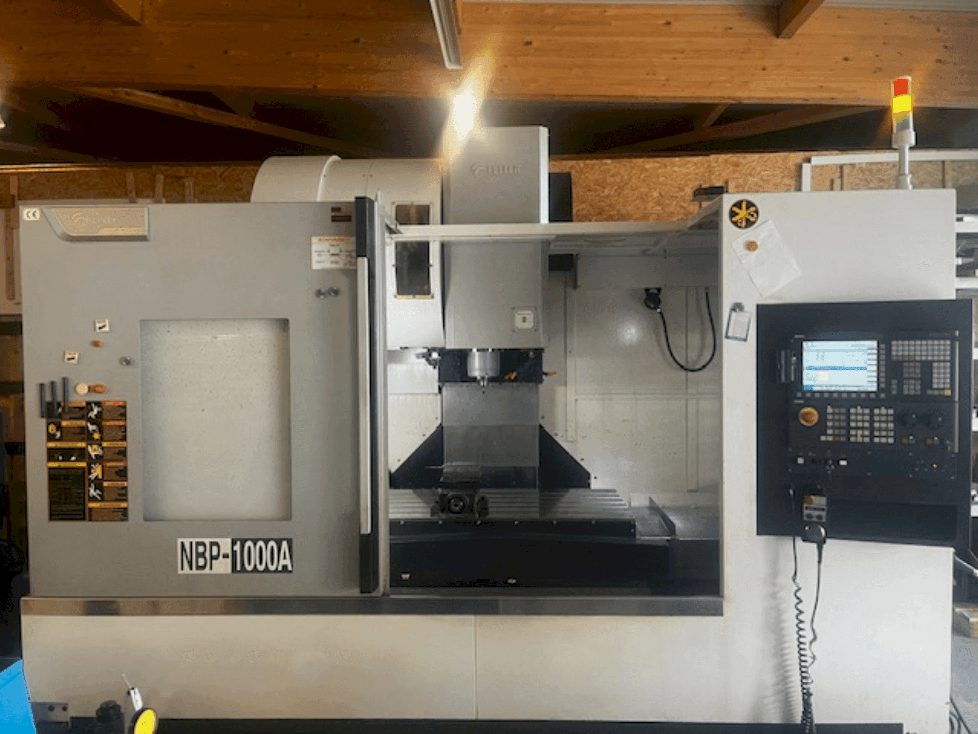 Vue de face de la machine Feeler NBP 1000A