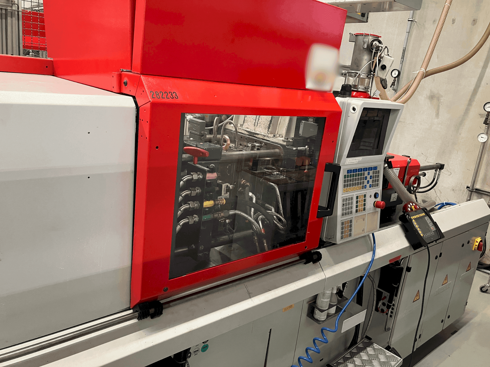 Vue de face de la machine Arburg Allrounder 320 S 500-150