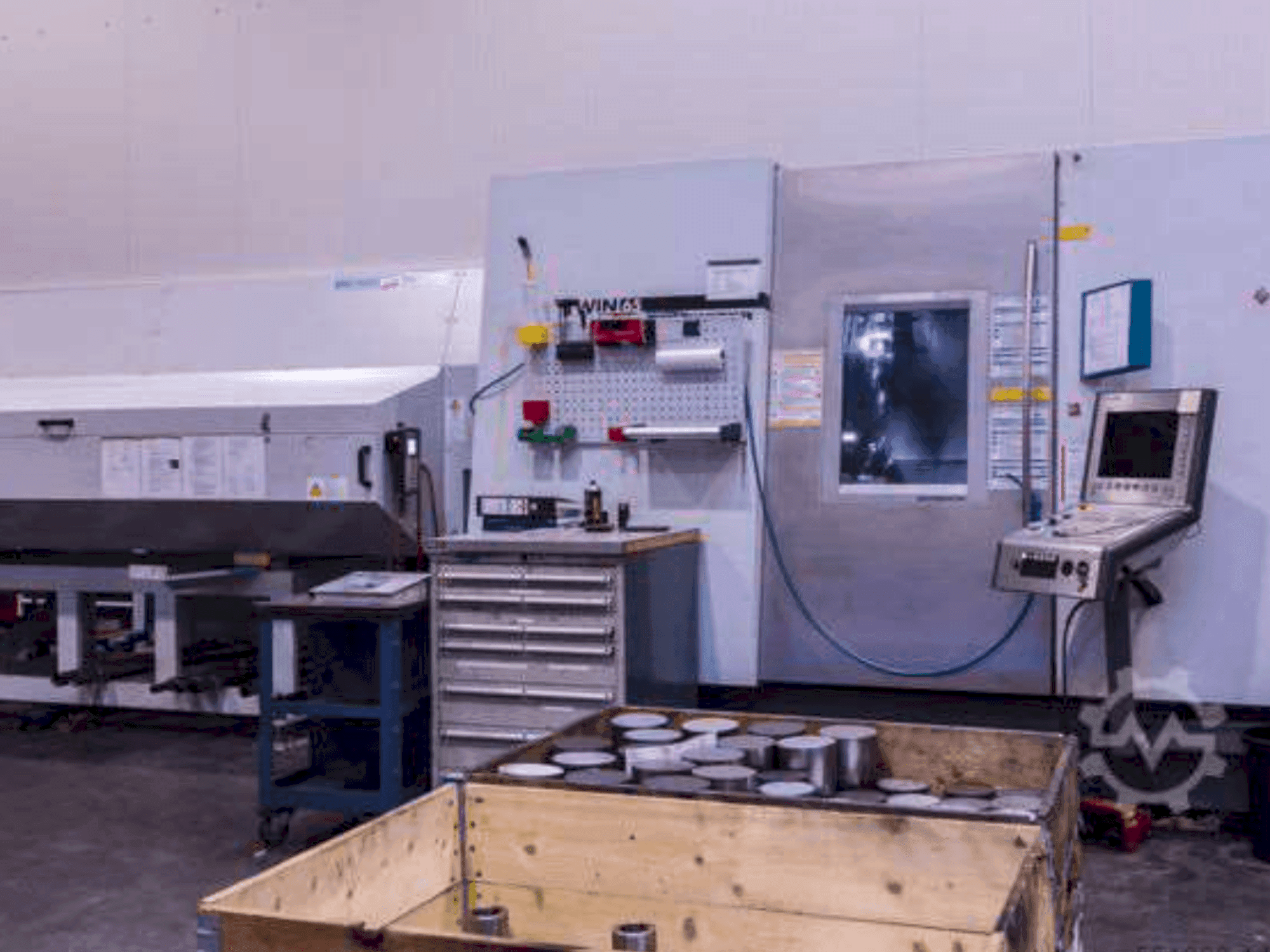 Vue de face de la machine DMG Gildemeister Twin 65 (2004)