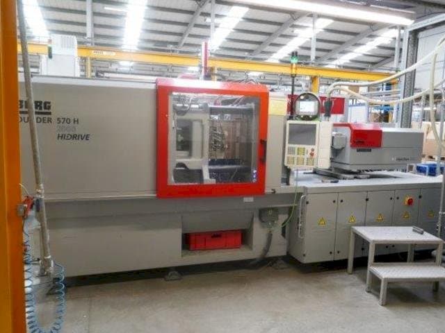 Vue de face de la machine Arburg Allrounder 570H 2000-800