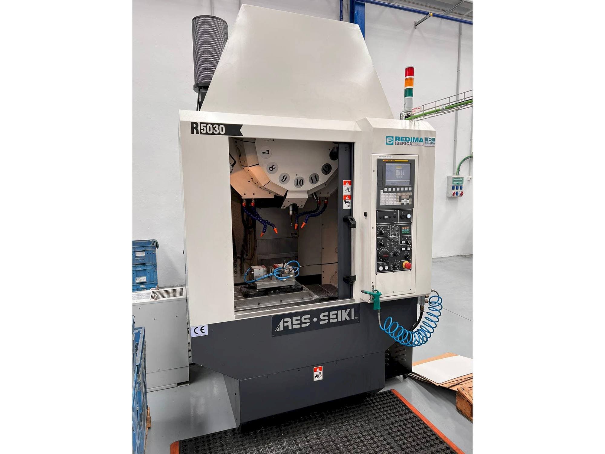 Vue de face de la machine ARES-SEIKI R5030