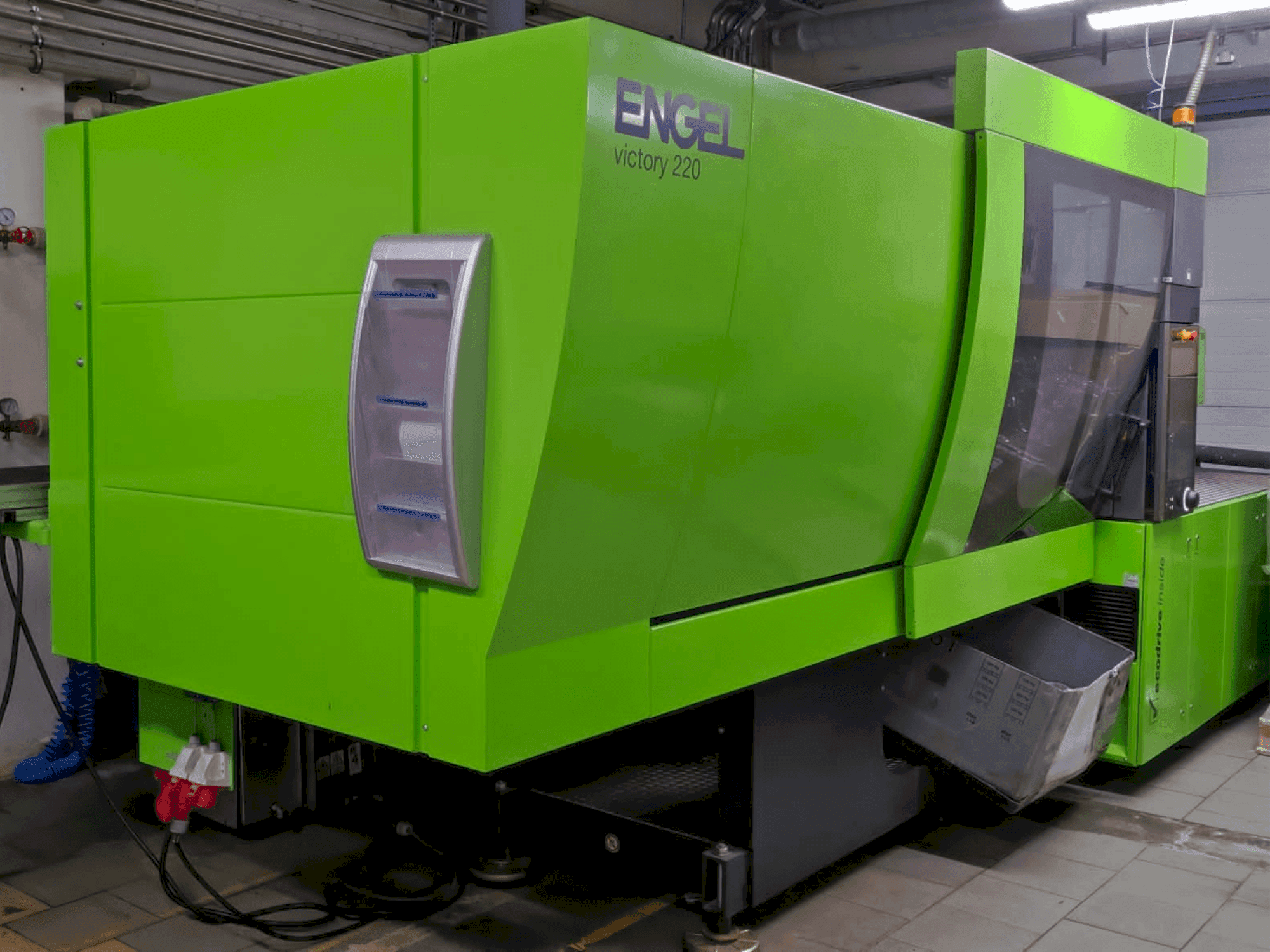 Vue de face de la machine Engel VC 1060/220 SPEX