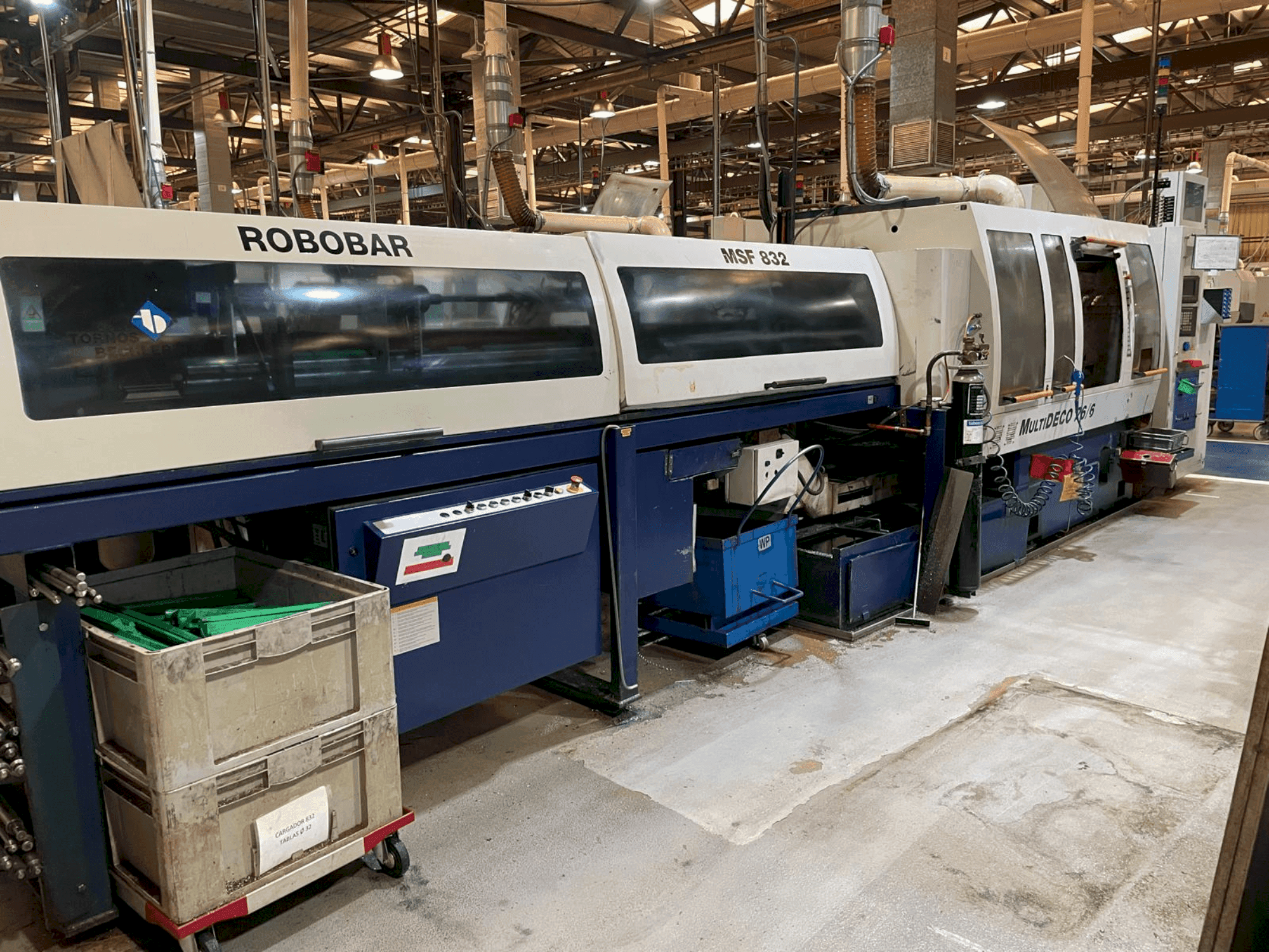 Vue de face de la machine Tornos-Bechler MultiDeco 26-6