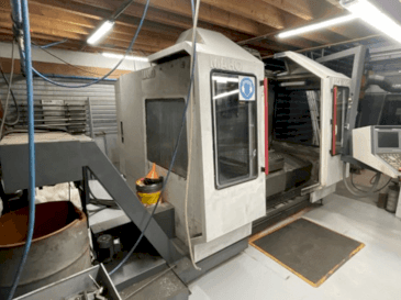 Vue de face de la machine MAHO MH1200S