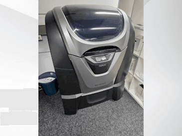 Vue de face de la machine KEYENCE Agilista 3200 W