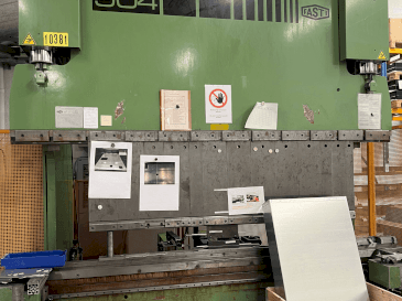 Vue de face de la machine FASTI 904