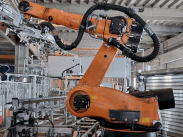 Vue de face de la machine KUKA KR 210 L150-2