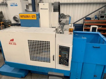 Vue de face de la machine Matsuura RA-4G