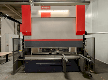 Vue de face de la machine Bystronic Xpert100x3100