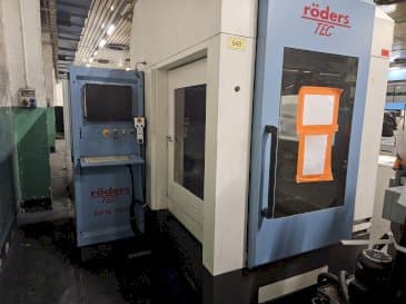 Vue de face de la machine RÖDERS RFM 760/2