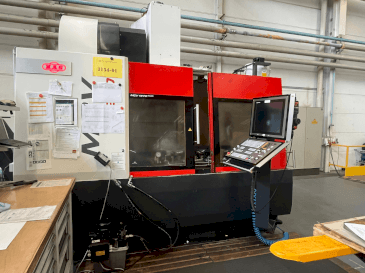 Vue de face de la machine MAS MCV 1270 Power