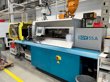 Vue de face de la machine BOY 55A