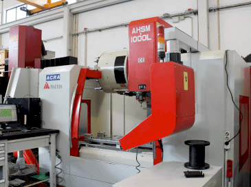 Vue de face de la machine ACRA AHSM 1000 L