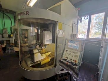 Vue de face de la machine WALTER Helitronic Power