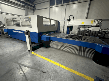 Vue de face de la machine TRUMPF LoadMaster