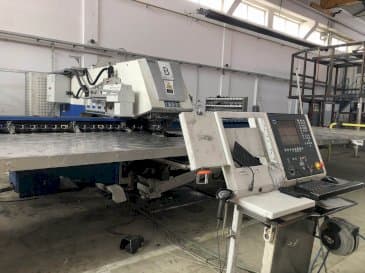Vue de face de la machine Trumpf Trupunch 5000