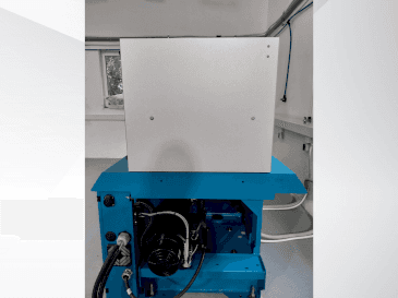 Vue de face de la machine BOY 50 E
