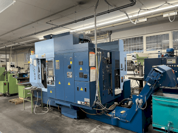Vue de face de la machine Matsuura MAM72-25V