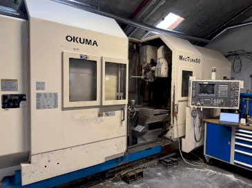Vue de face de la machine Okuma MacTurn 50