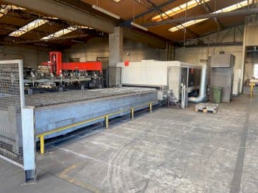 Vue de face de la machine Bystronic BySprint Fiber 6520