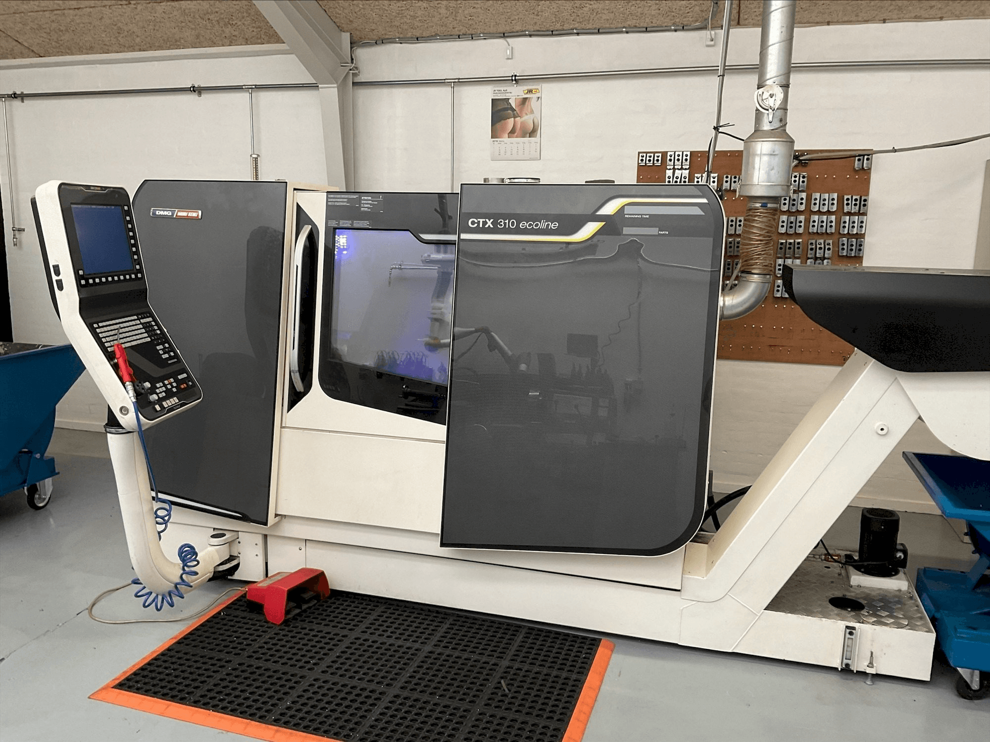 Vue de face de la machine DMG MORI CTX 310 ecoline