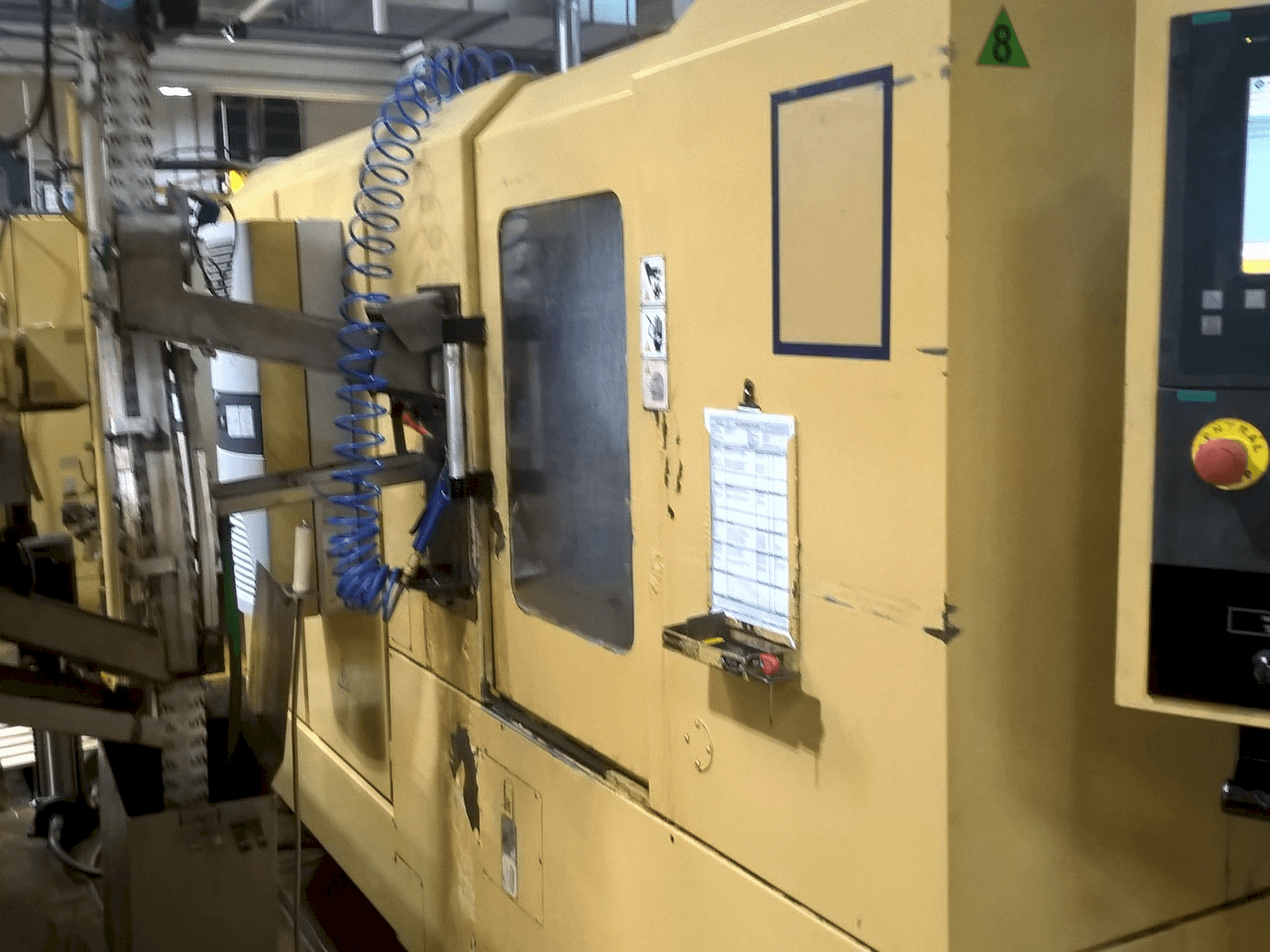 Vue latérale droite de la machine TAJMAC-ZPS SAL 100/4