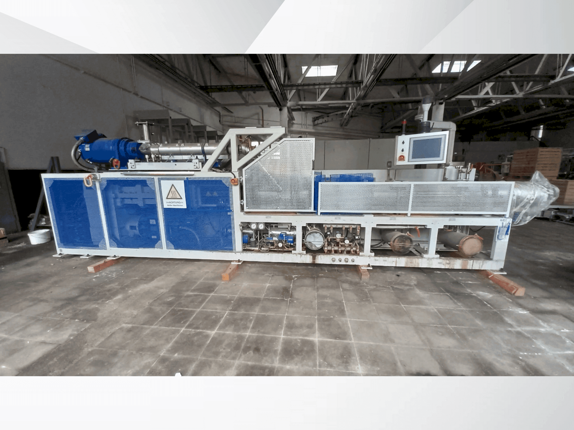 Vue de face de la machine REIFENHÄUSER BI Trudes 115