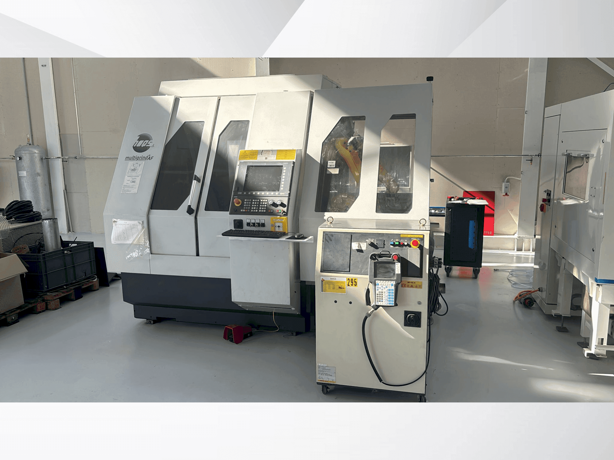 Vue de face de la machine HAAS Multigrind AF/SL