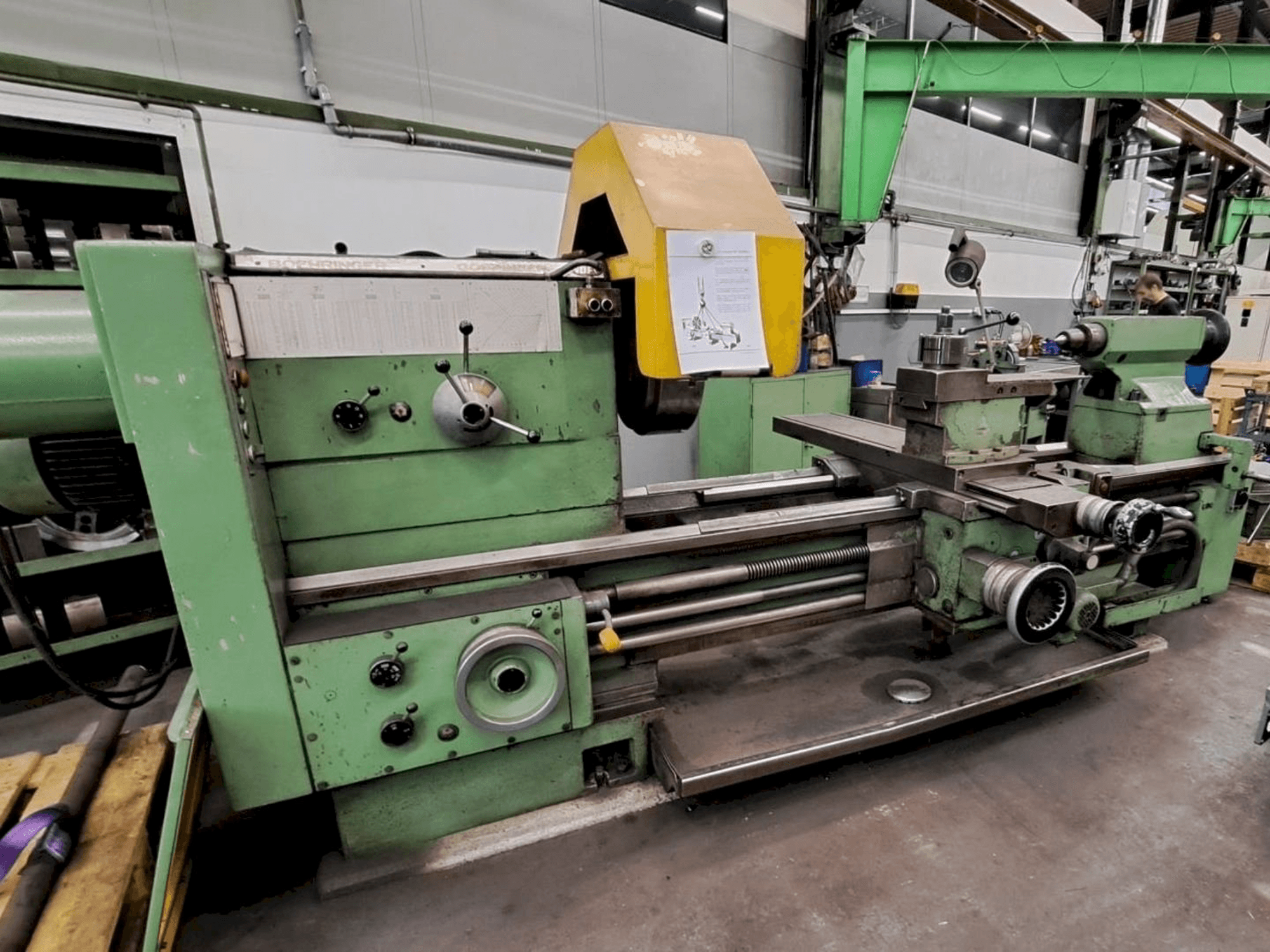 Vue de face de la machine BOEHRINGER VDF V 800