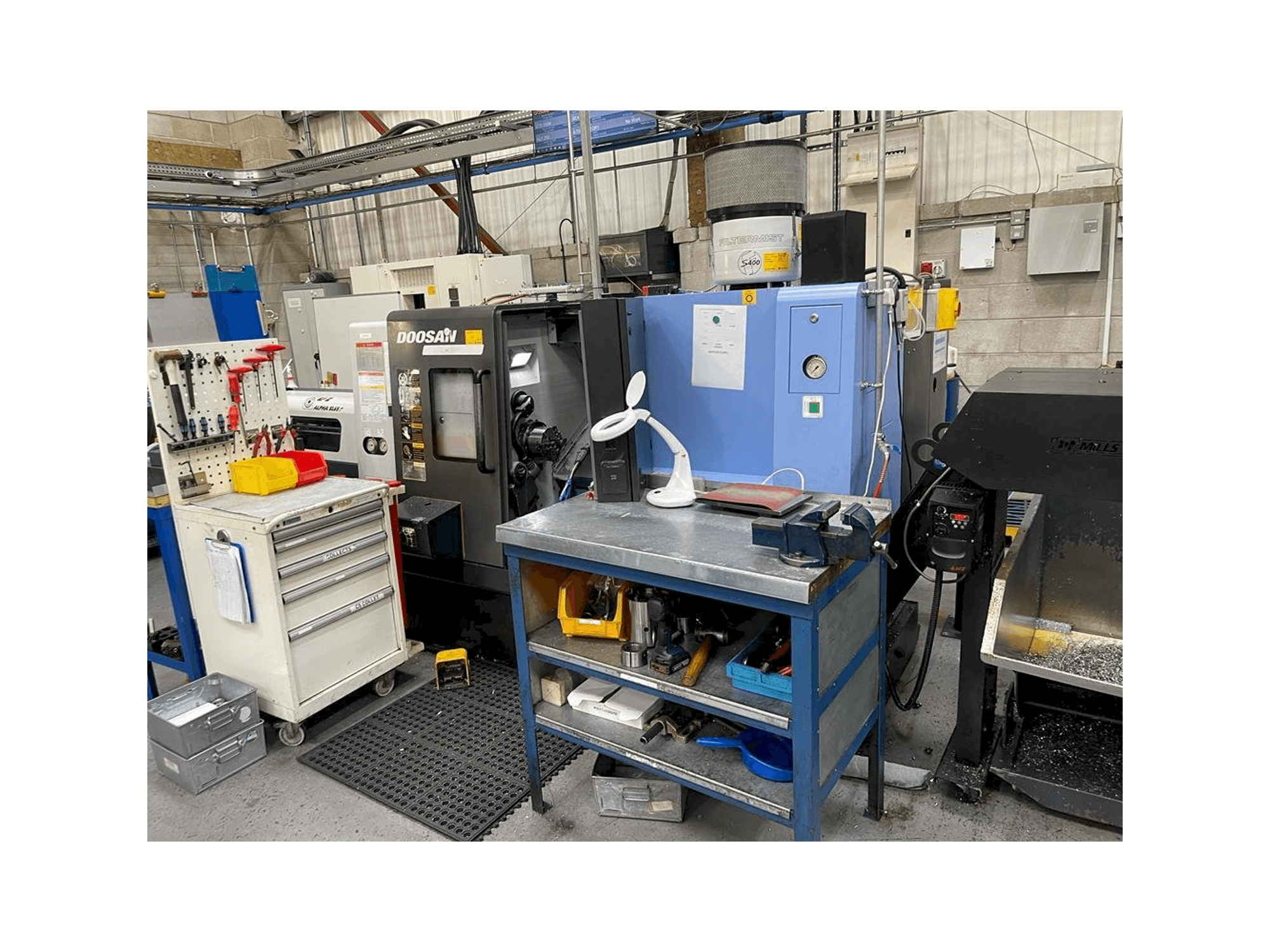 Front view of Doosan Lynx 220 LMA machine